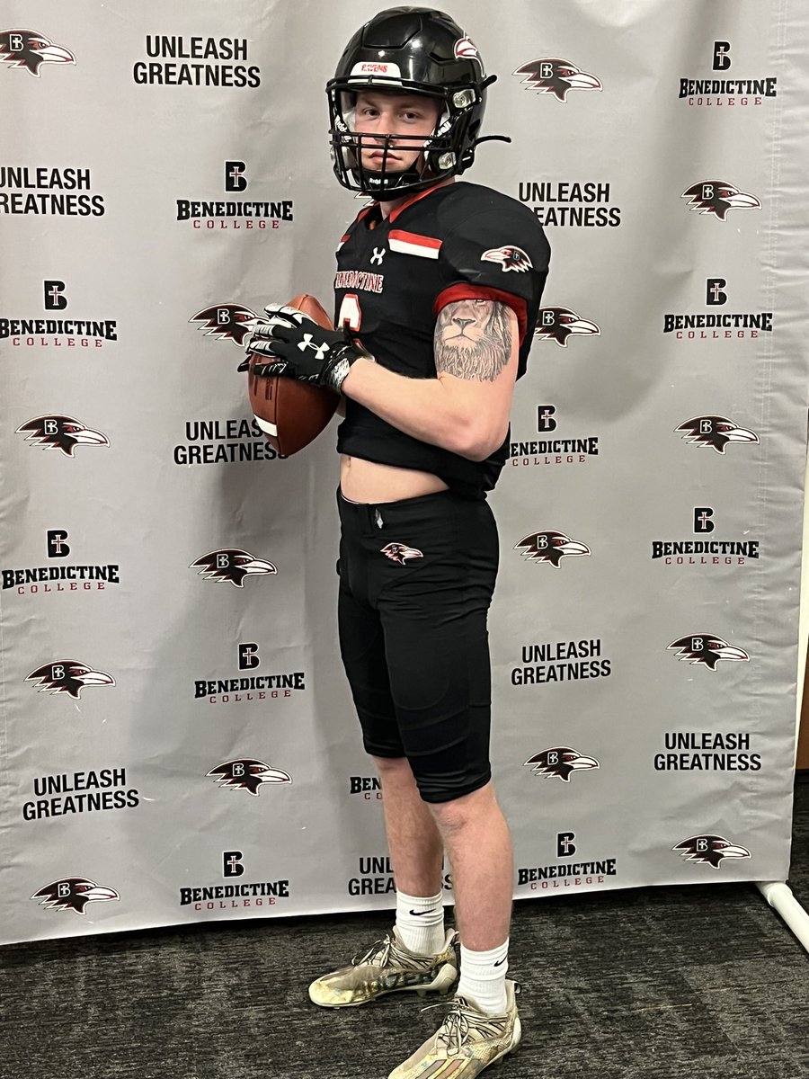 BlakeBu79608919's tweet photo. Extremely blessed and excited to receive an offer from Benedictine College and a great official visit. 
@CoachCogan @JoelOsborn_BC @RavenFootballBC https://t.co/zXeZHV8uMV