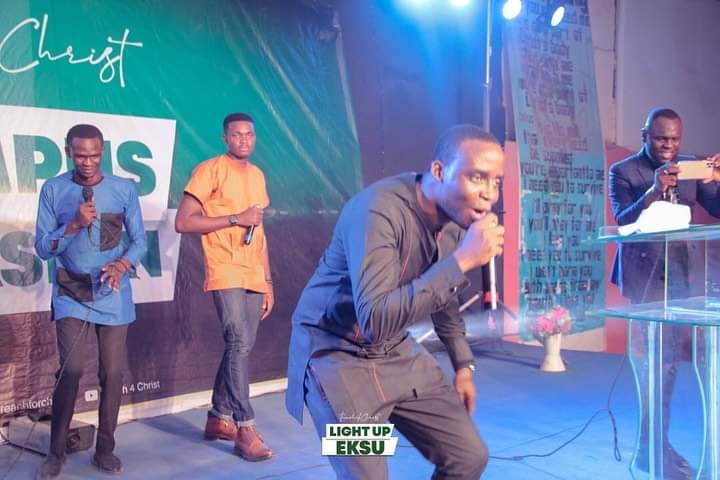 Toluwanimioluw3's tweet photo. This sound is a sound of WAR.
#Newbreed
#Mapariwo
#8millionsouls
@pdanielolawande https://t.co/VDrgqNfwjE