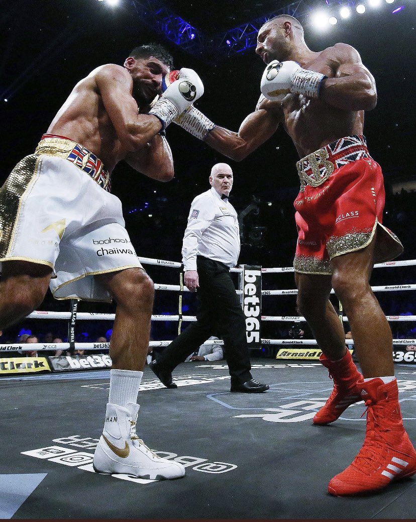 🔥 KELL BROOK DOES IT 🔥

Kell Brook defeats Amir Khan in the 6th round to end a long standing rivalry‼️

Huge respect to Amir Khan for showing unreal bravery, taking huge punches and was still standing when the fight was waved off 👏 

#BrookKhan