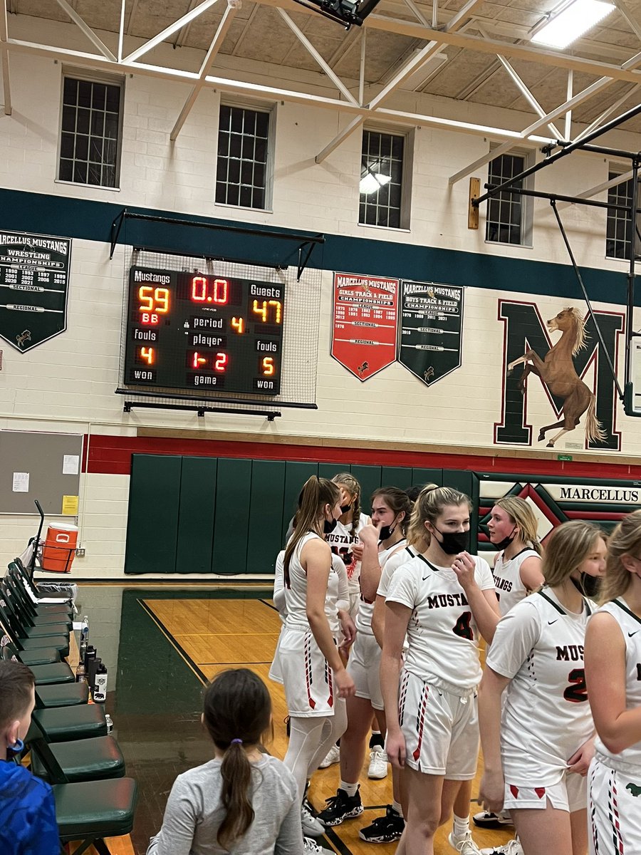 lisapatmac4's tweet photo. What a game!! The Mustangs win the first round match-up vs. South Jefferson 59-47. Katie MacLachlan led all scorers with 20 points. CeCe Powell added 16 for the Mustangs. 🏀🐎💚 @PatSpadafore @blackwell_phil @LEC4044 https://t.co/IGh4rsPhBf