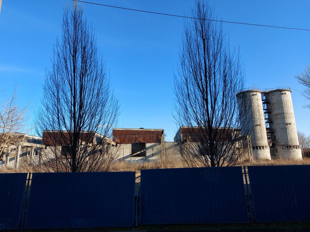 WarszawskiBlog's tweet photo. Domy z fabryki to już przeszłość⏳ Prefabricated houses are in the past⏳ #fabrykadomów #blokizprefabrykatów #wielkapłyta #przeszłość #Wola #Warszawa #prefabricatedbuildings #past #Warsaw https://t.co/DItceM1Rk1