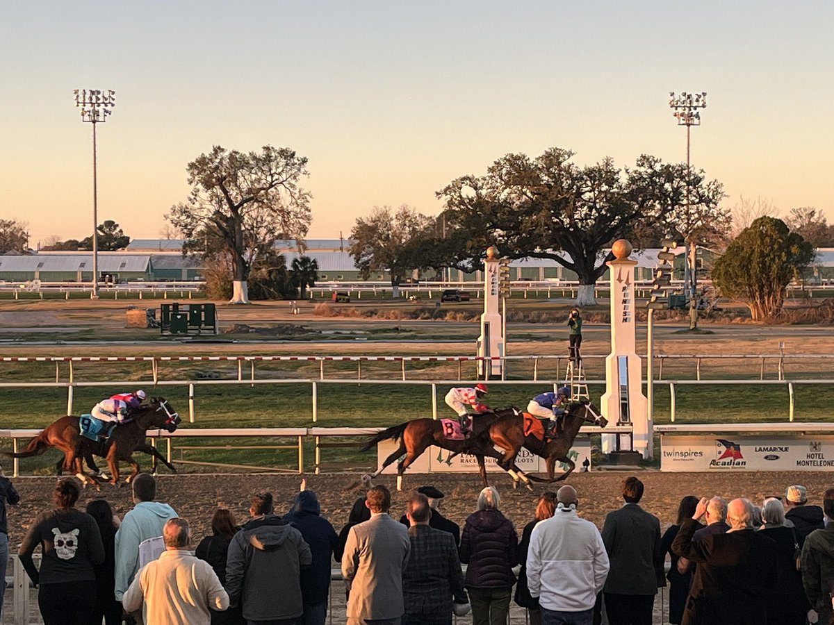 Brad Cox goes turf to dirt and steals 50 Oaks points