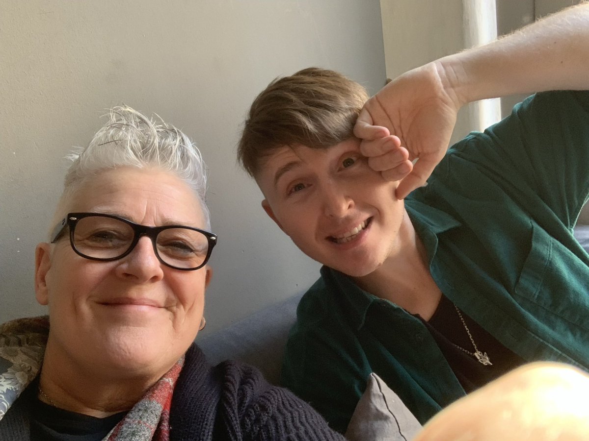 horsemusic's tweet image. I am completely exhausted but it’s a wrap - more pics to follow but here’s just a wee taster, my phone is full of happy snaps Thanks @HolgerEdmaier you can take a nap now 😉 Take me home @KLM @KeyeKatcher @lilisommerfeld #MKSM #BERNIE #recording #sing #berlin @100ProMensch 🇩🇪🏴󠁧󠁢󠁳󠁣󠁴󠁿