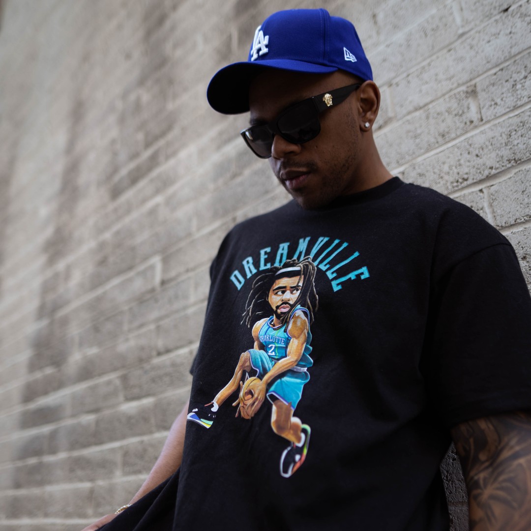 Karmaloop's tweet photo. Staying in Dreamville
🛒: Dreamville Dunk Tee
https://t.co/mhBN7tOFo4
#Karmaloop #RetroKings #Streetwear #Streetstyle #Streetfashion #SuperBowlSunday #Jcole #NBA #Dunk #Basketball #Tee #WeekendVibes #LA #LosAngeles https://t.co/w3STvGCvc0
