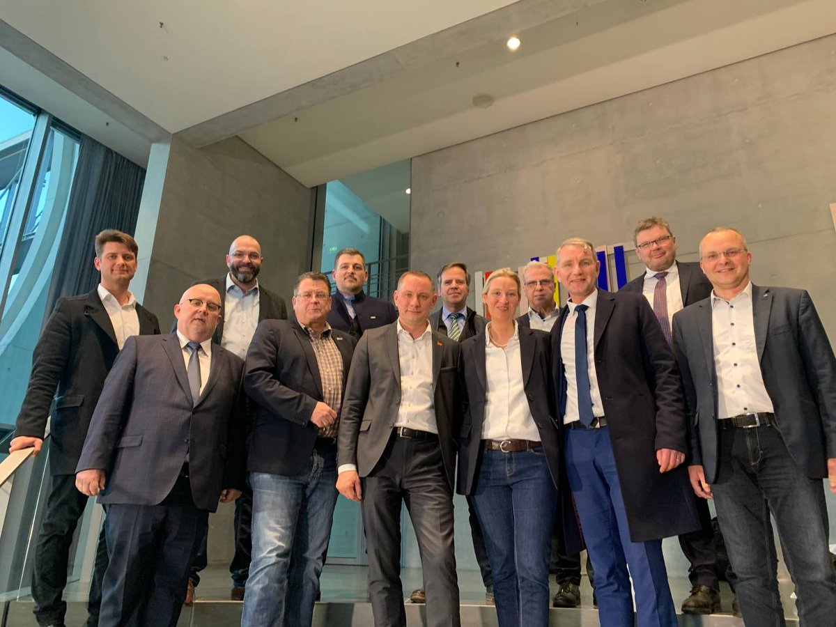 Die Thüringer AfD-Delegation mit den beiden Fraktionsvorsitzenden in Berlin. 
Wir wählen morgen keinen Spalter, wir wählen eine Integrationsfigur – wir wählen <a href="/maxotte_says/">Max Otte</a>! #Bundespräsident|enwahl