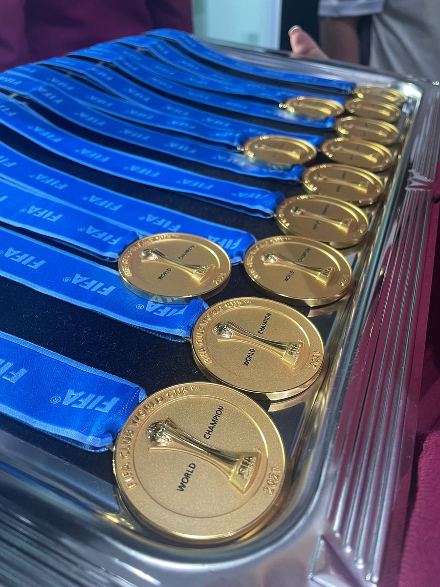 GreggRamirez1's tweet photo. Oooh ... medals! Are you watching Arsenal, Spurs... Citeh? https://t.co/ERQzhtV5IS