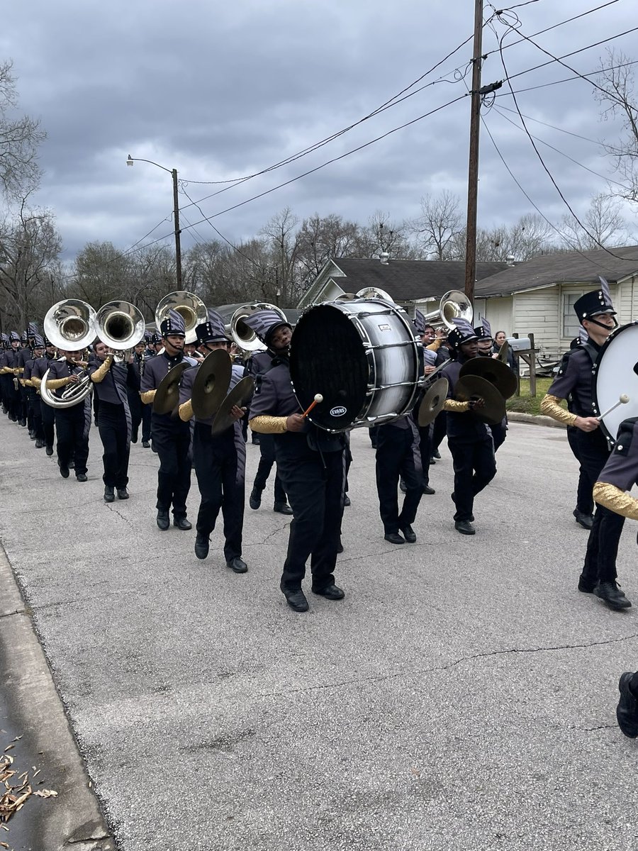 ConroeISDSupt's tweet photo. Chilly weather but warm smiles at today’s Black History Parade in Conroe. https://t.co/7fkZYuRCYN