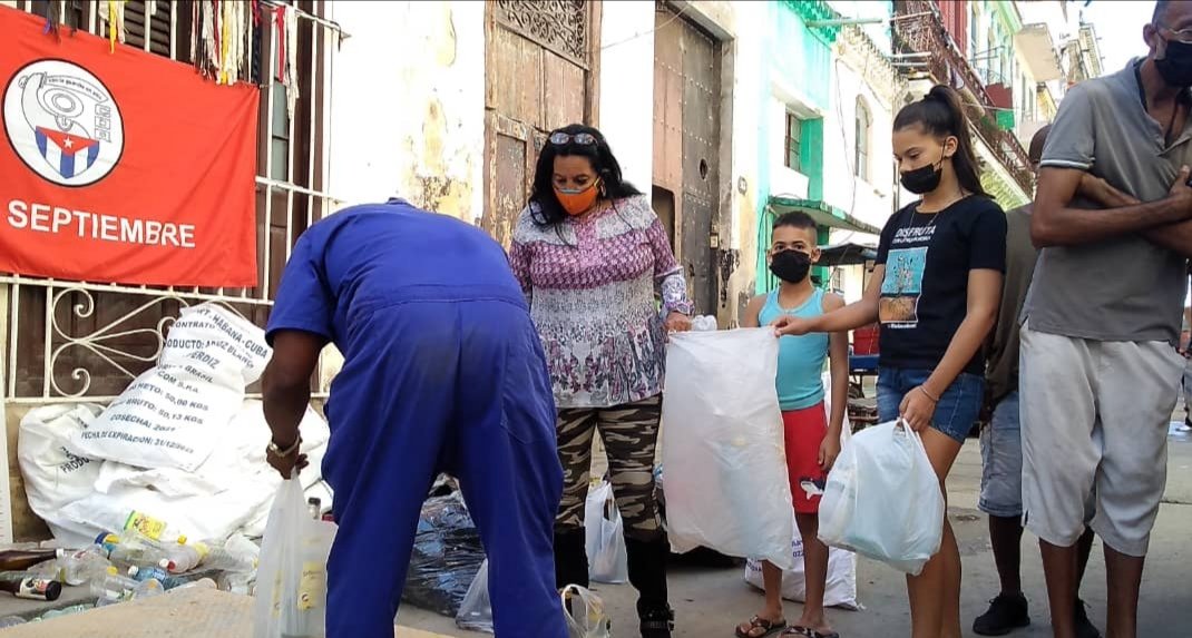 ¡Cederistas activados en Festival de Reciclaje del Consejo Popular Dragones en Centro Habana! #CubaVive #Cuba #CDRCuba #GER #ERMP #SomosDelBarrio