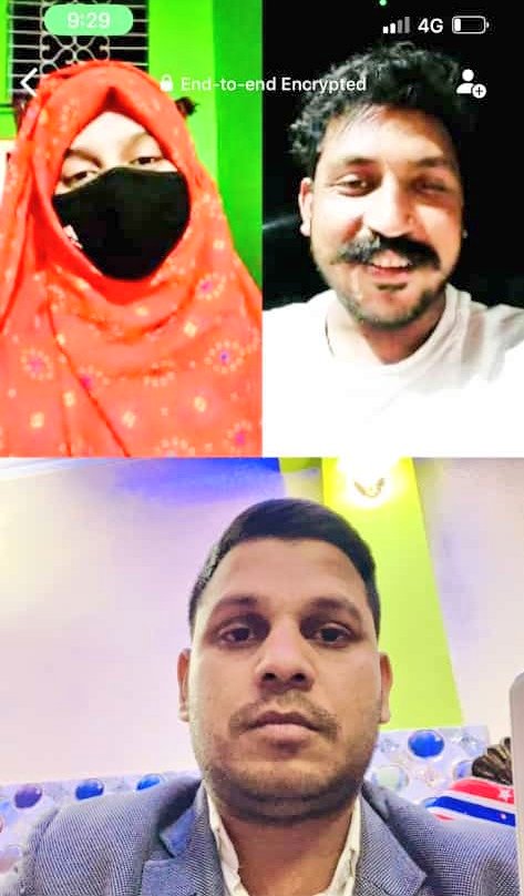 shiv__ASP's tweet photo. हिजाब का मुद्दा बेहद ही गर्माया हुआ है। कर्नाटक बहन मुस्कान ने आज @BhimArmyChief जी से वीडियो कॉल पर आपबीती बताई। एडo चन्द्रशेखर आजाद जी ने कहा यही हिम्मत और जज़्बा मैं सभी बहनों में देखना चाहता हूँ।@BhimArmy_BEM/@AzadSamajParty मजबूती से बहन मुस्कान के साथ खड़ी है।
@Vndnason ASP https://t.co/Nzbu65KkfC