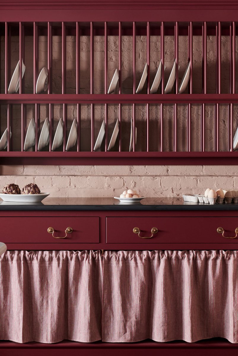 deVOLKitchens's tweet photo. Here at deVOL we have 12 Shaker shades all picked for their ability and ease to suit everyone, from rich reds to pale greys... https://t.co/19BgwTbk0I #HandpaintedKitchen https://t.co/sv6GRvEnvp