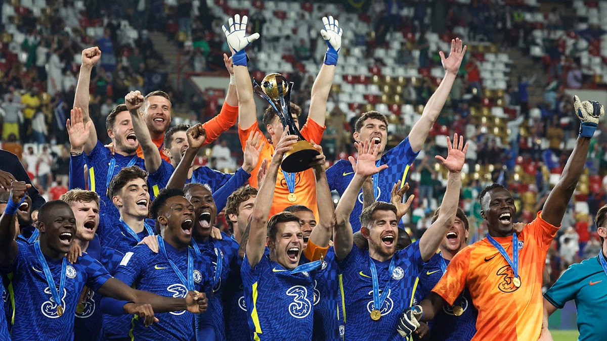 FOXDeportes's tweet photo. ¡SALUDEN A LOS CAMPEONES!

Chelsea levanta la copa del Mundial de Clubes. 🏆🙌 #MDCenFD https://t.co/YgXAnyLhOU