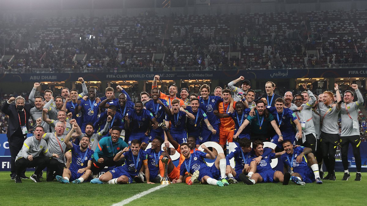 FOXDeportes's tweet photo. ¡SALUDEN A LOS CAMPEONES!

Chelsea levanta la copa del Mundial de Clubes. 🏆🙌 #MDCenFD https://t.co/YgXAnyLhOU