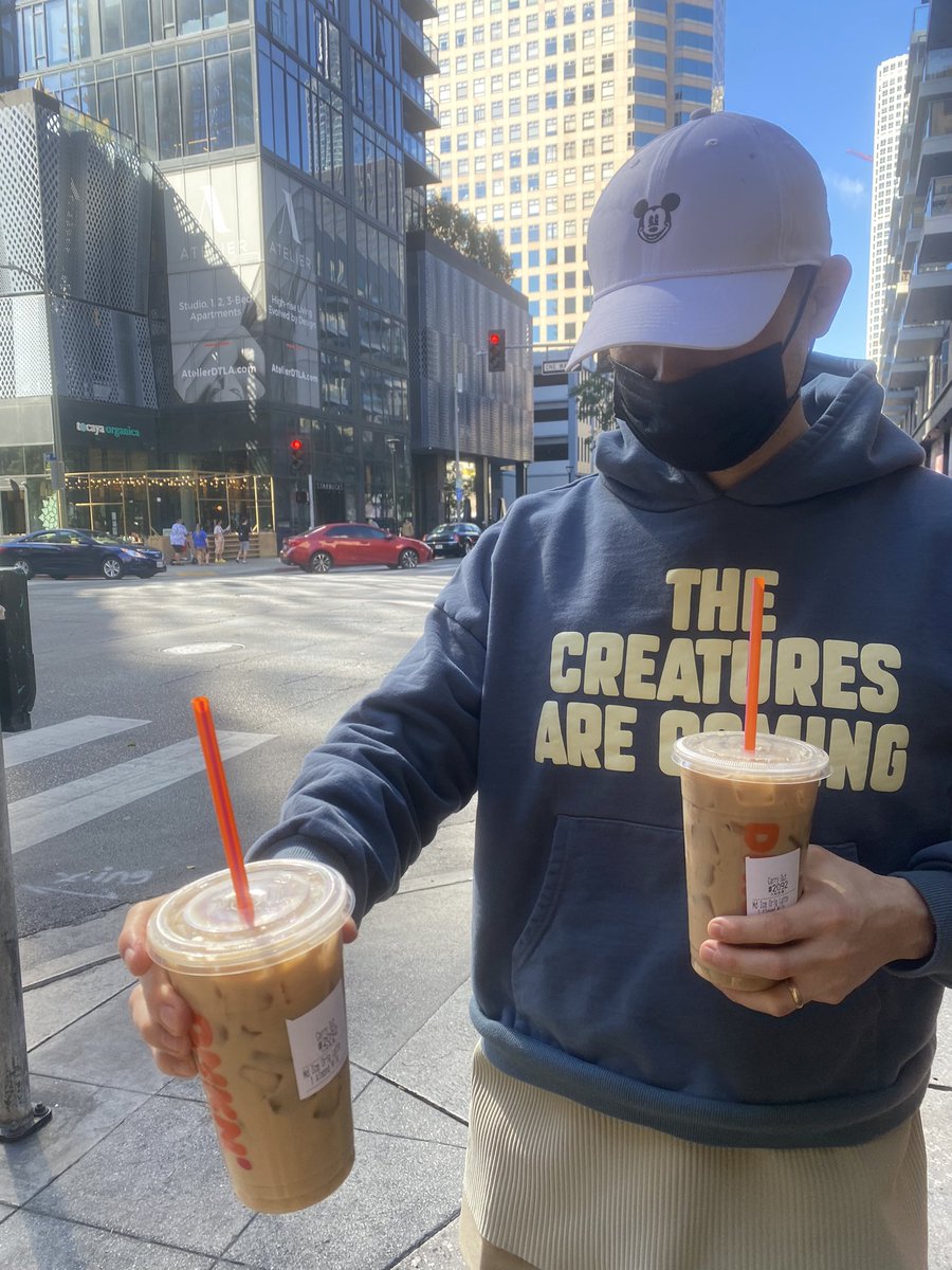 moonshell__'s tweet photo. Wen a @creatureNFT gets you coffee 👀 #foundcoffee https://t.co/15oqIsp9RR