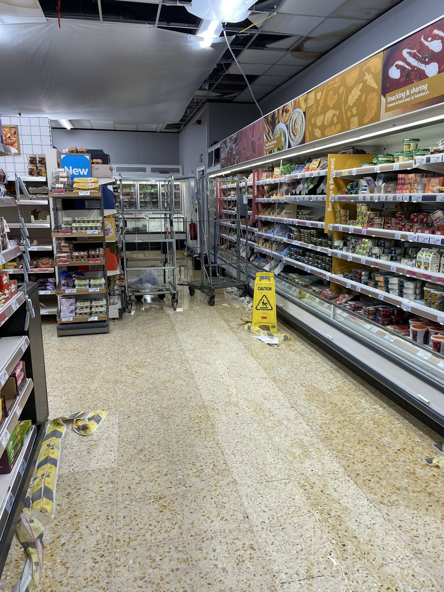 helensmith2323's tweet photo. @sainsburys @SainsburysNews Is this a safe environment for your staff and customers? Salendine Nook, Huddersfield. https://t.co/3s5Rel3XVA