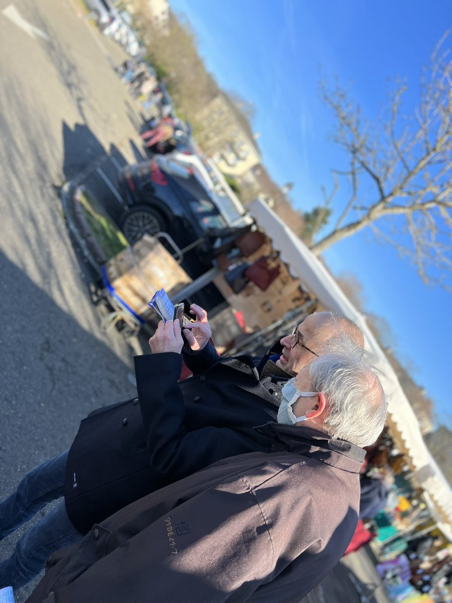 BerCoquard's tweet photo. De nouveau sur le terrain , mobilisé aux côtés des Maires des communes de Noisy le roi et de Bailly @marctourelle @jacquesalexis et des sympathisants @LesRep78 &amp; @UDI_Yvelines78 pour faire connaître le projet de @vpecresse. 

#Pecresse2022 
@avecValerie https://t.co/P48xc05KJn