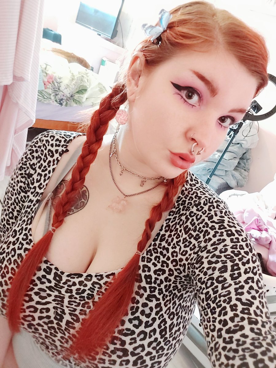 Xxgummycherries's tweet photo. I'm a dumb baby ok π±π now I'm gonna go play animal crossing
#redhead #egirl #ethot #y2k #braids #bimbo #dumbslut #softslut #pastellove #tonguepiercing #stretchedseptum https://t.co/v5O3eTPdgd