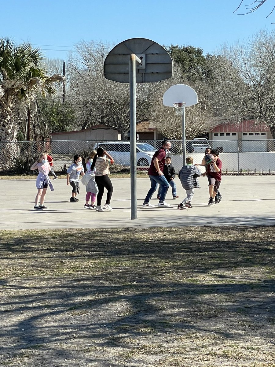 AshleyFehrle's tweet photo. Another reason my principal is the best!! @NavarroLISD #LovemyLISD https://t.co/P2zcduMOum