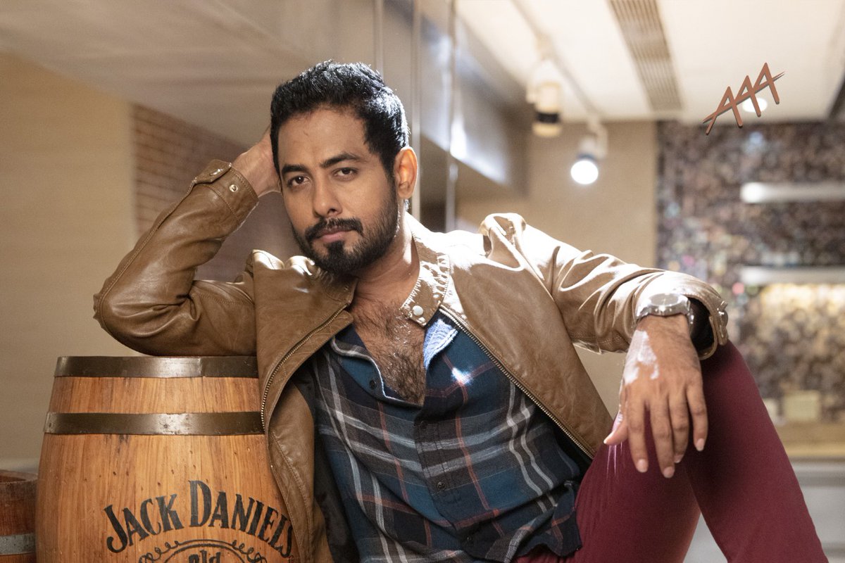 ManiAshok13's tweet photo. Birthday boy #AAA @Aariarujunan 's new photoshoot stills 🤩
#HappyBirthdayAariArujunan 
#HBDAariArujunan 
#TN43
@onlynikil #NM https://t.co/H9xpoQZ9du