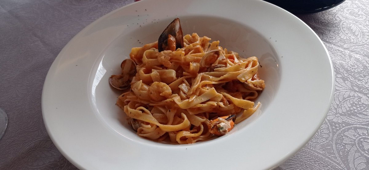 sorymadridista's tweet photo. Menú #PreSanValentin ❤️ 
Q yo no voy a #MasterChef  pq no lo necesito. https://t.co/jISDLiSetF