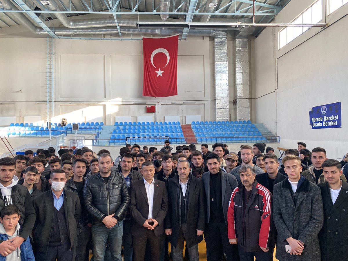 ArvasAbdulahat's tweet photo. Gençlik umuttur, ışıktır, heyecan ve gelecektir.

Bugün Erciş’deki heyecan dolu genç kardeşlerimizle bir aradayız.

Biz bütün gençlerimize inanıyor ve güveniyoruz.

Yarınlarımızı bitlikte güzelleştireceğiz.
@kasapoglu https://t.co/0UNZMdVQWo