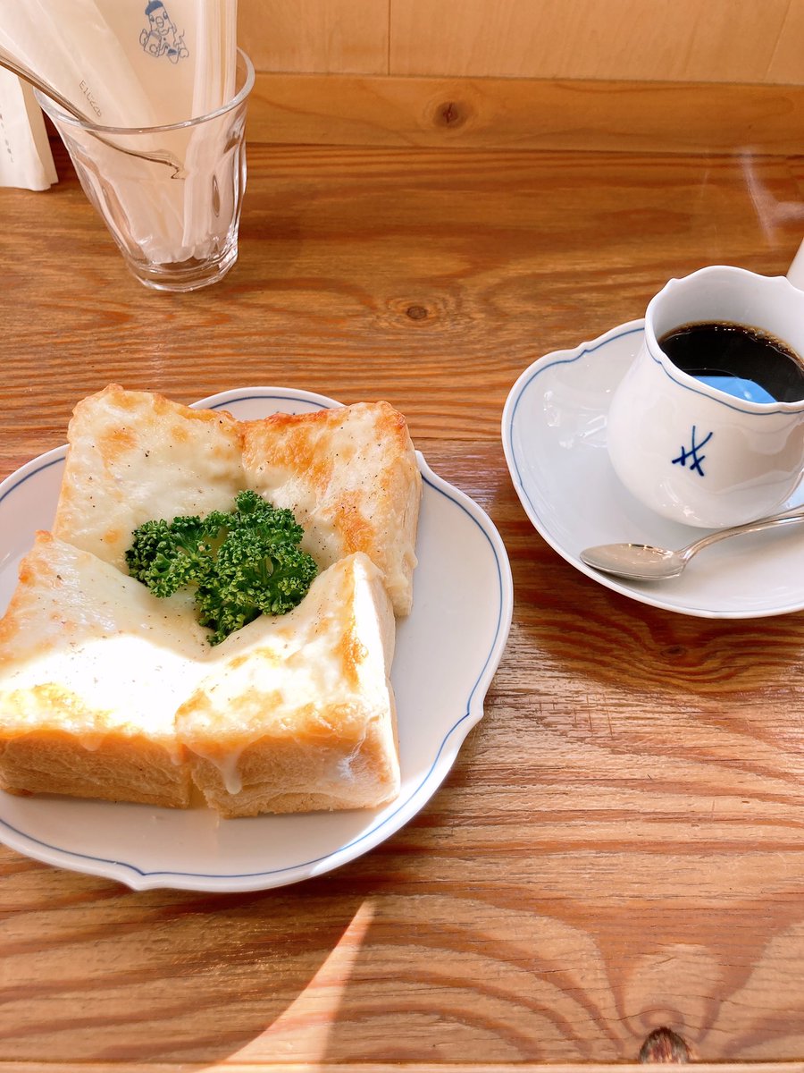 neko_of_off's tweet photo. 休日はhatocoffeeさんへ。音楽が心地よい空間で、チーズトーストはチーズがどこまでものびるタイプです。
お家に連れて帰ったインドネシアも美味しい。

 #photography  #coffee  #珈琲 https://t.co/u1w4X65cjj