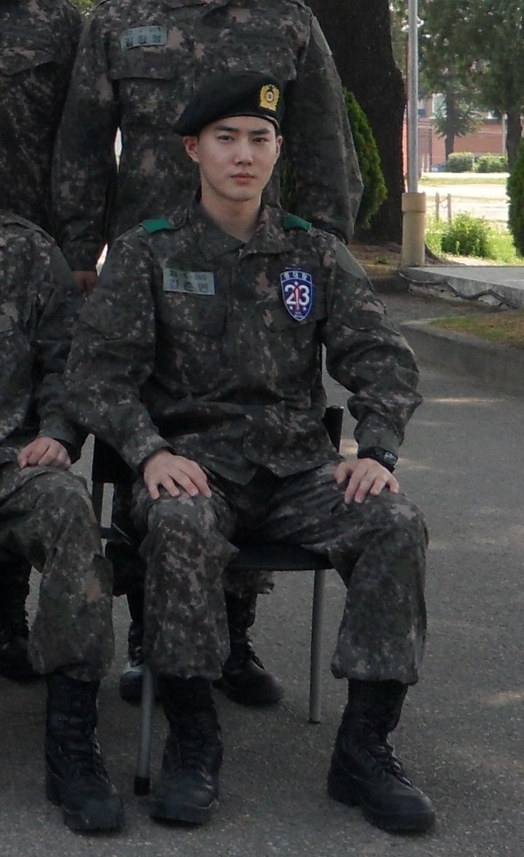 EXOLSpain's tweet photo. Hoy, 13 de febrero, #SUHO ha sido dado oficialmente de alta del Servicio Militar Obligatorio.

Démosle una calida bienvenida usando los hashtags: 

#기다림이_즐거웠어_우린_사랑이야
#SUHOcomesToday
#WelcomeHomeSuho

#김준면 #수호 #EXO #엑소 @weareoneEXO https://t.co/c90jtWzZuy