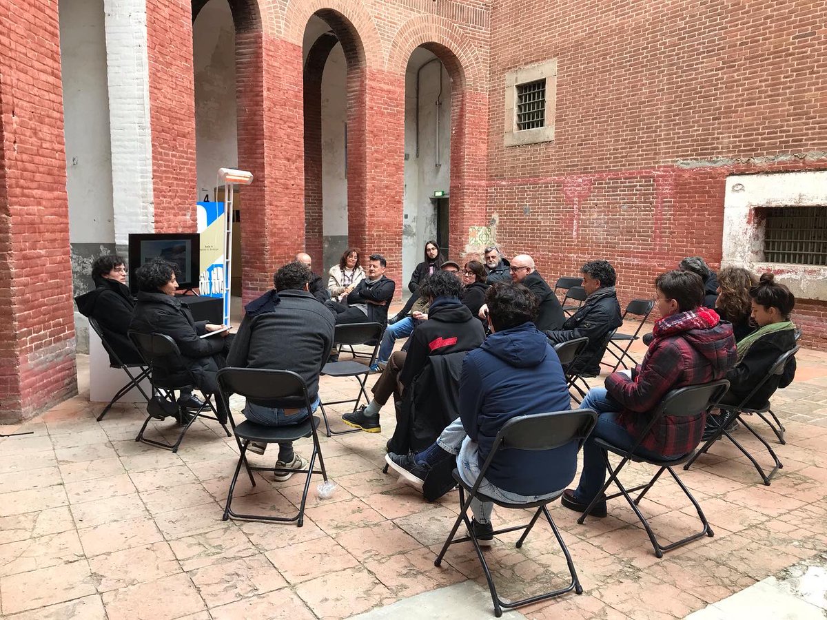 macmataro's tweet photo. #ACTIVITAT
Gràcies per venir avui a L’aperitiu 1 de #22finestres, xerrada amb les artistes @azahara__cc i @saladrigues que han posat en comú les seves línies de treball.
Les seves peces formen part de l’exposició #22finestres que es pot visitar fins al 20.03 al M|A|C Presó. https://t.co/7z3ZyhCiAR