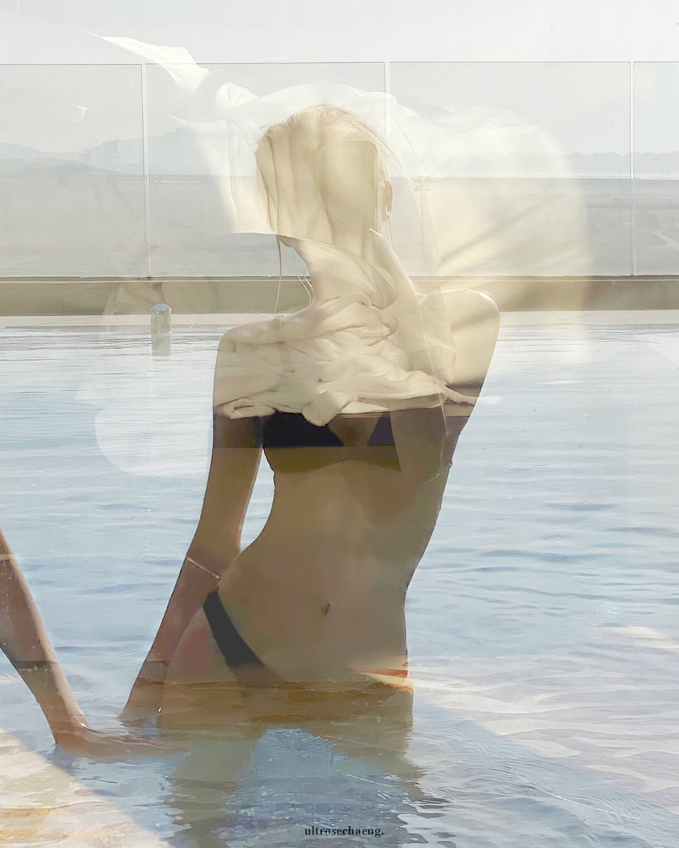 I almost got hit by my mom when I saw this picture (screaming, screaming, screaming) 😌😵 블랙핑크 로제 #ROSÉ #로제