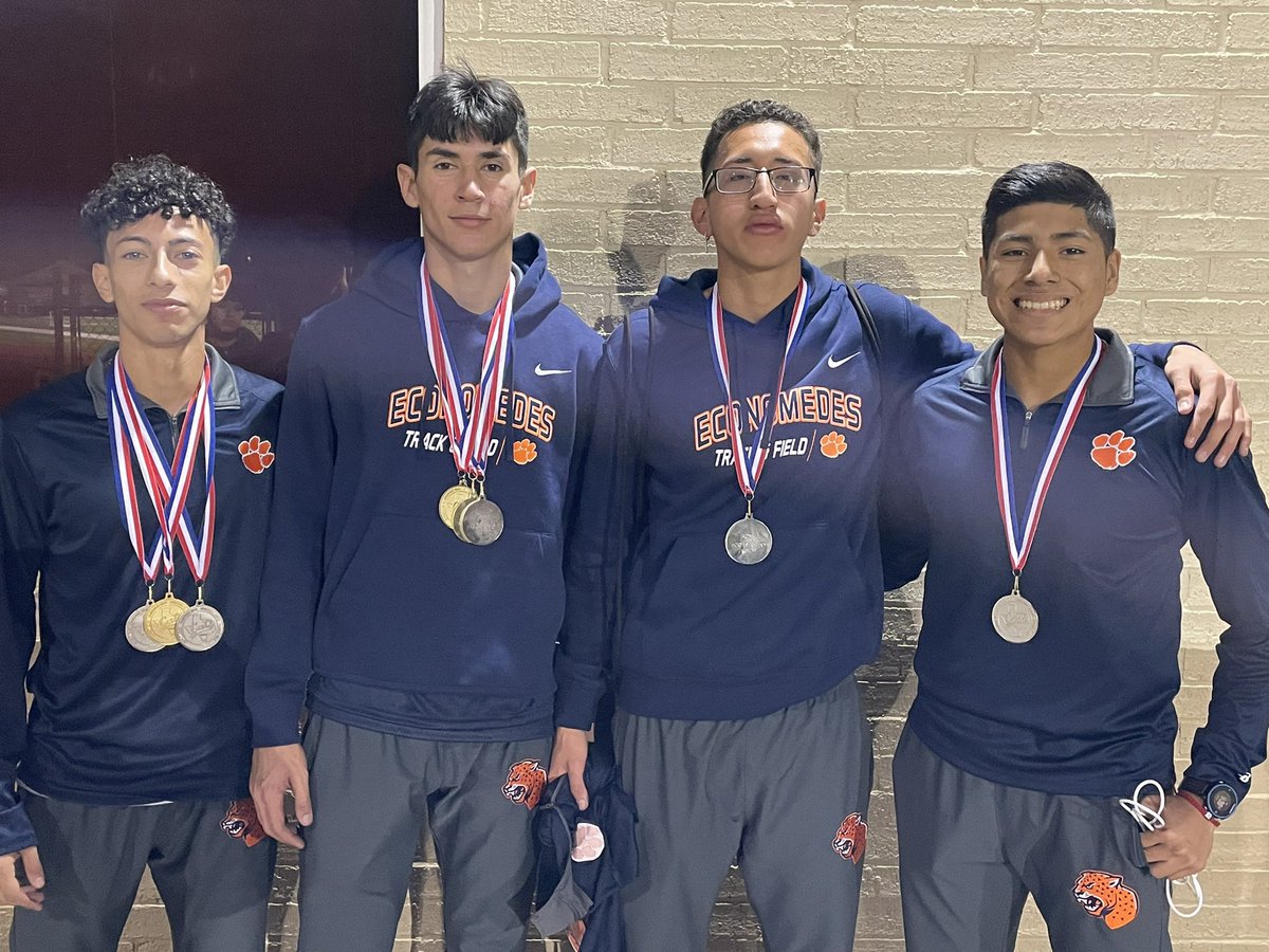jehs_track's tweet photo. Congrats to the Boys 4x400m Relay for placing 2nd at Cats relays! Keep working hard🔥💪🏽 #catsrelays https://t.co/JsfrzHsI2M