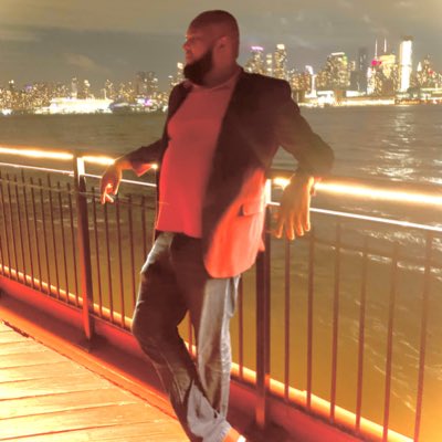 sam_toussaint2's tweet photo. #NewProfilePic https://t.co/YpCesN976w