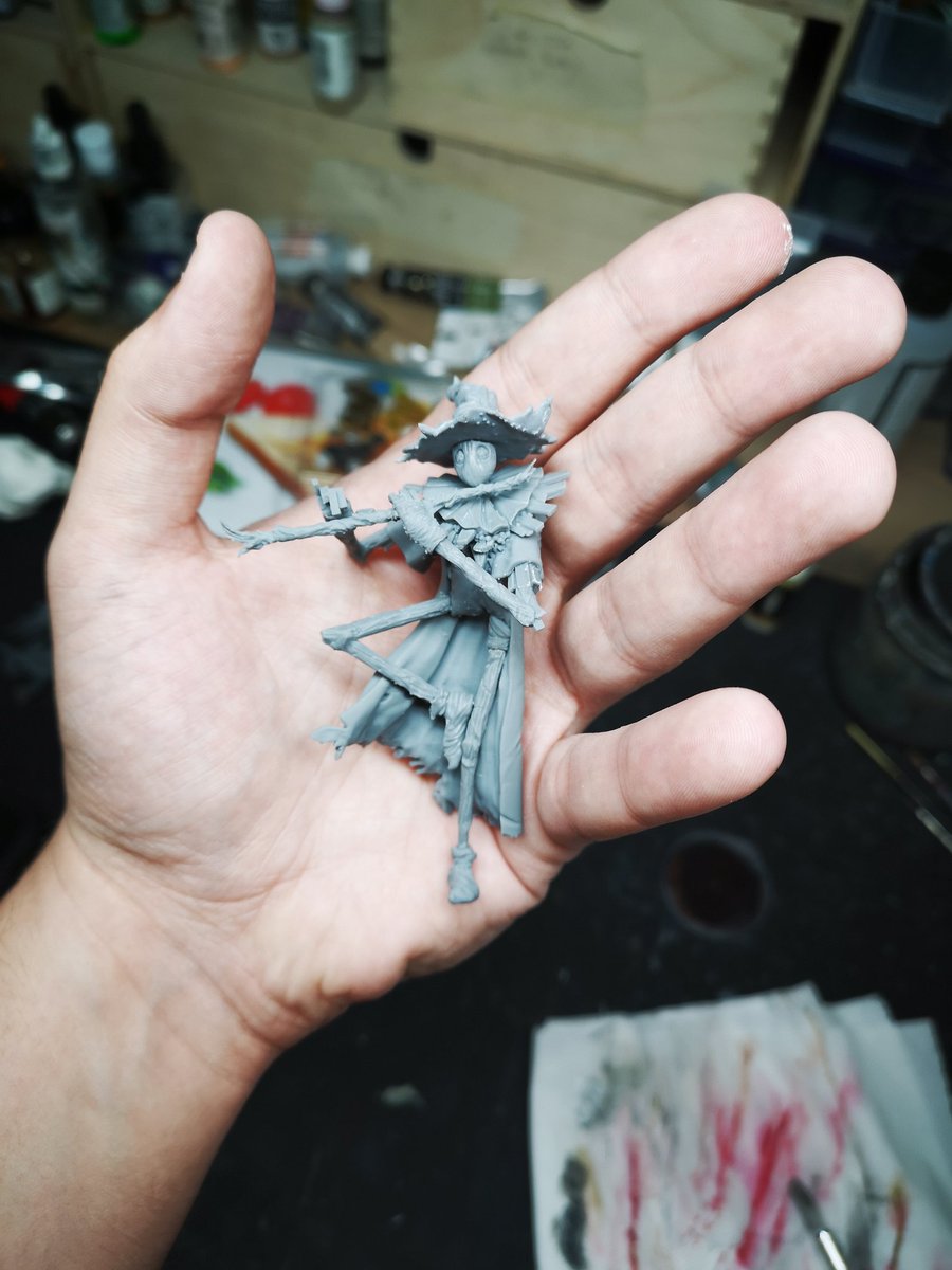 Alessandro_MWG's tweet photo. My recent sculpt @mindworkgames done during last Halloween, "The Minstrel". Covering all the process from the concept, through sculpting and finally 3D printing, what a blast!
#miniaturepainting
#mindworkgames https://t.co/7DkKwE1cDJ