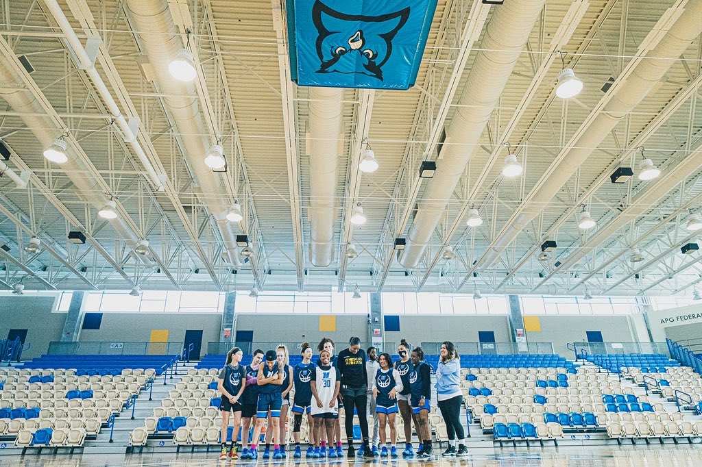coachpmedina's tweet photo. What we love most about our home is whom we share it with. ππ¦ππΌ
We have a great facility that we get to call home. It was an honor sharing it with WNBA star Kia Vaughn and skills trainer Coach Dustin come into the arena for a workout!
#1Harford #FightingOwls #WNBA https://t.co/mjEiVLh0Jy