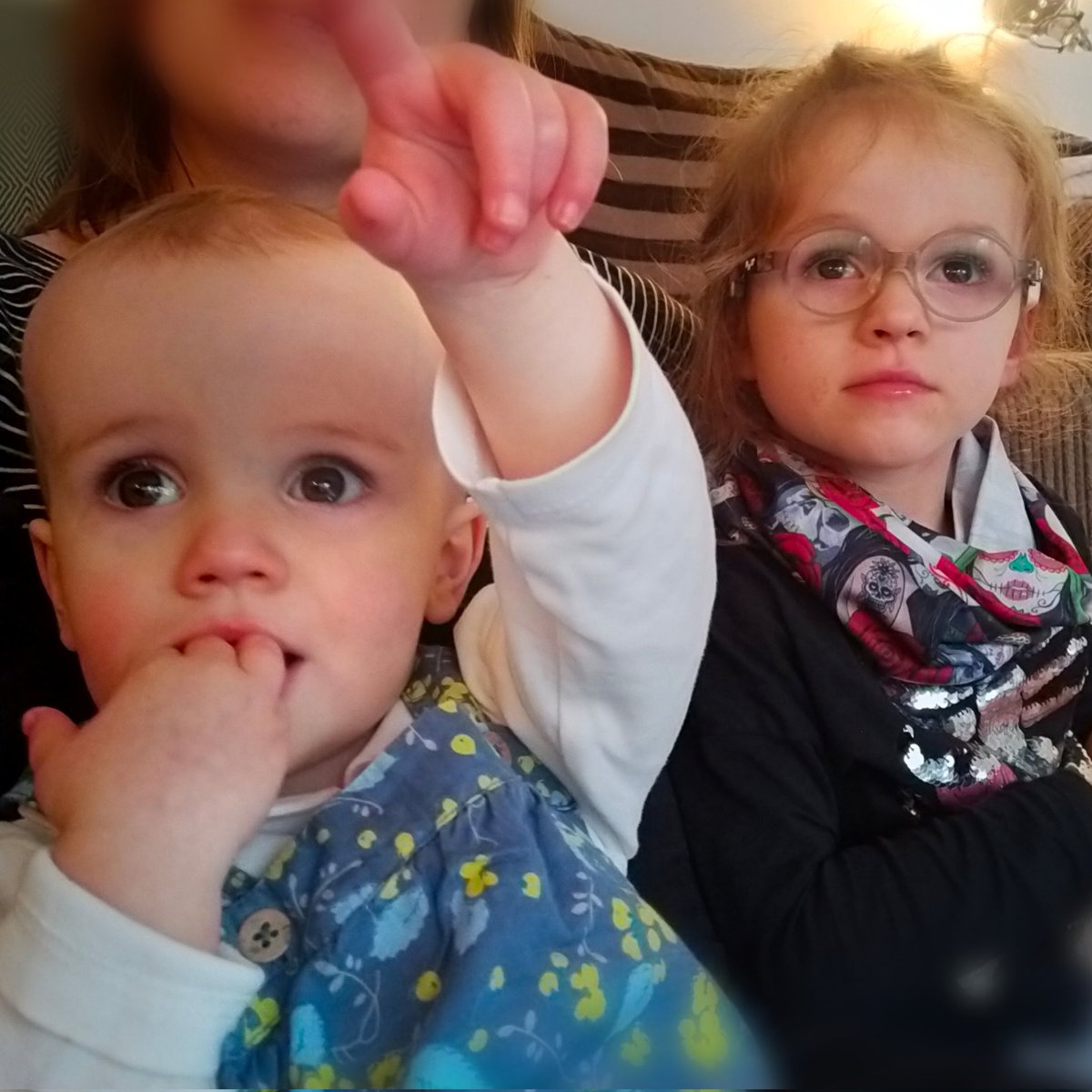 MyStrongRu's tweet photo. No daddy, no biggest sister. Lots of mummy hugs whilst watching duggee
#duggeehug #sisters #littlesister #middlesister #mummy #aicardiSyndrome https://t.co/TNmsJnnxgJ
