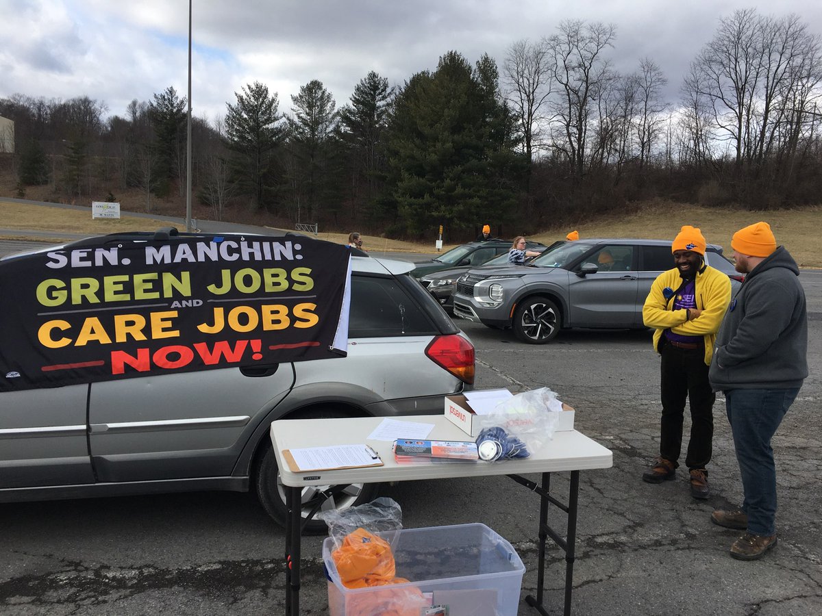NewJobsWV's tweet photo. Still going strong in Beckley! Call @Sen_JoeManchin to support:
✅ Clean energy to create 100s of thousands of good jobs
✅ Black Lung Excise Tax to support coal miners
✅ Tax incentives to create manufacturing jobs
Join the action. Call today. 1-888-438-3921. #InvestInWV https://t.co/2nD74AlNO5