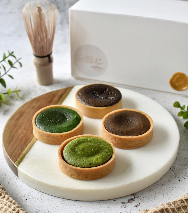 Matchaeologist's tweet photo. ๐ Tag your #MatchaMate who would fall in love with this tea-riffic selection of #Matcha, Houjicha, Genmaicha, and Earl Grey Lava #Tarts captured by @ mysweetlittletooth! ๐ We challenge you to make your own matcha desserts at home! Try our Midori matcha.๐https://t.co/uY5eV5hiA8 https://t.co/VzafmJDqig