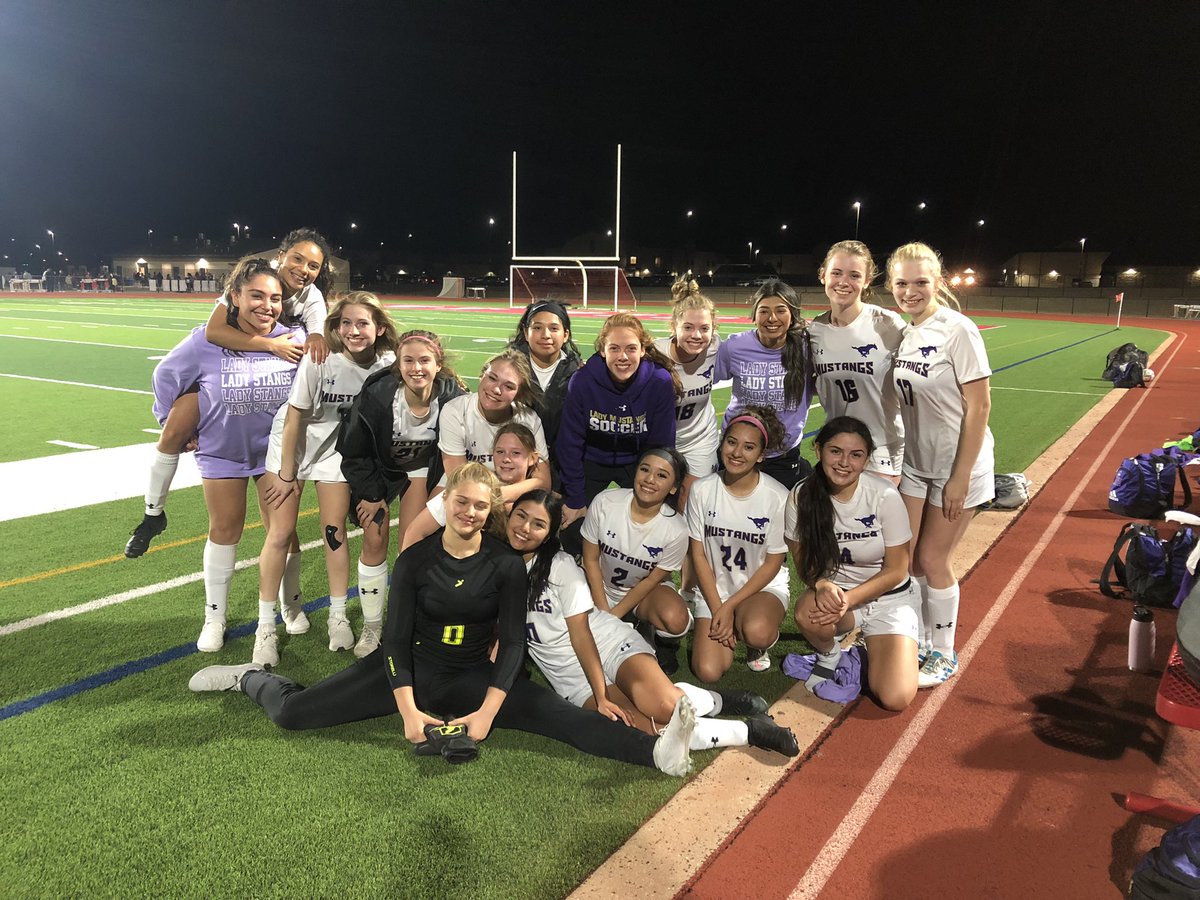 ACRAVE0124's tweet photo. Lady Stangs with the 1-0 win over East View last night  💜💛💜💛💜⚽️ Irie Wallace @MFHSGirlsSoccer @MarbleFallsISD https://t.co/WiCemUjq6B