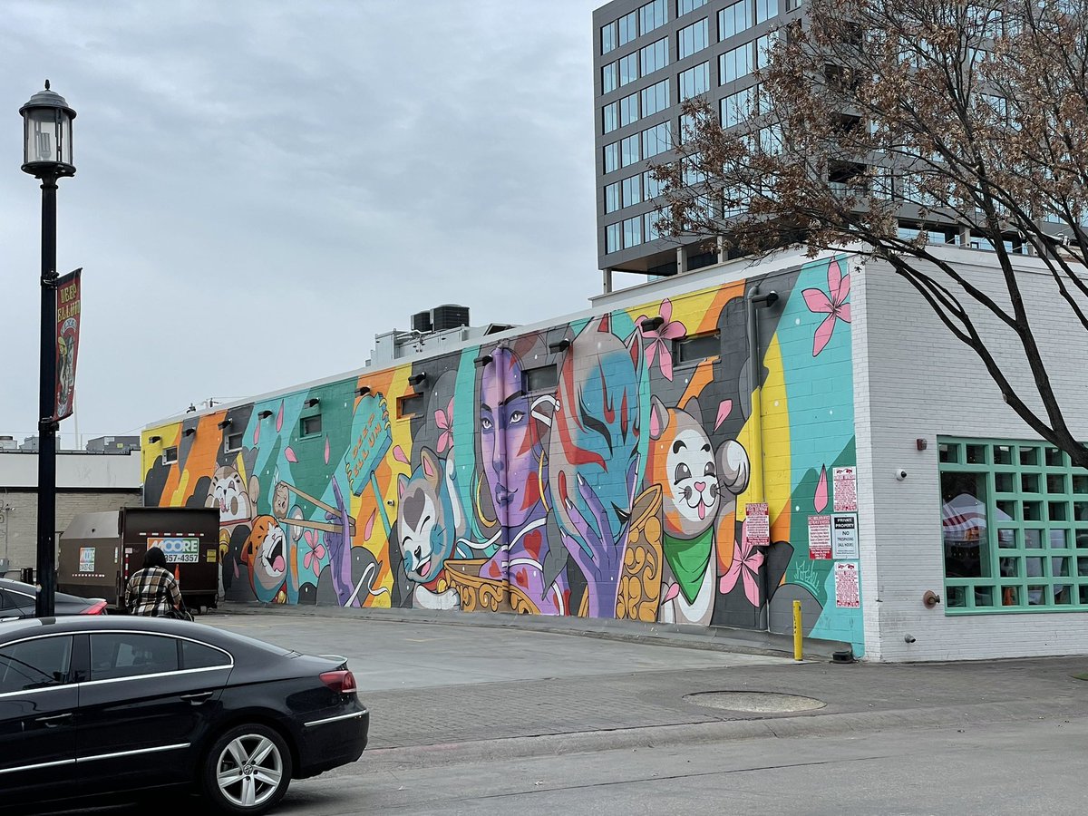 NickiDidIt's tweet photo. Bright, colorful murals bring me joy. #mural #deepellum #joy https://t.co/Q0l0rS3RvH