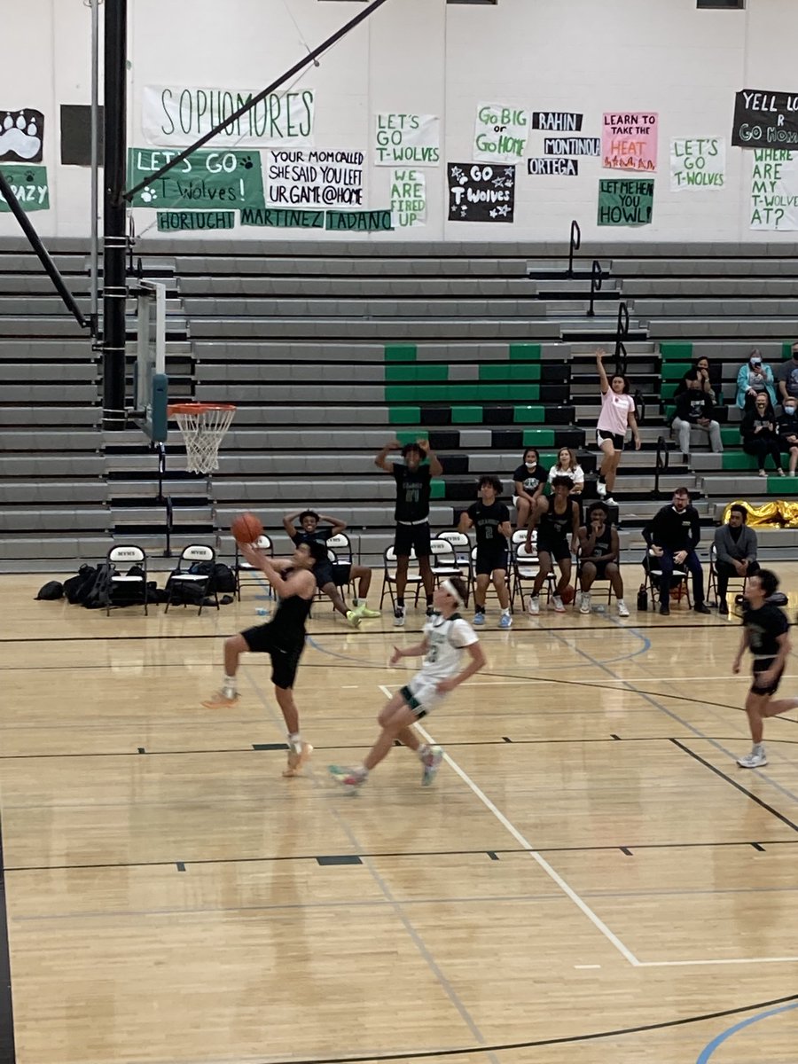 AztlanprnzA's tweet photo. Oceanside downs Mission Vista 81-47 in its final Avocado League game.  The Pirates were lead by senior Benjamin Camargo’s 16 points (including 4-3s).  ⁦@OsidePirates⁩ ⁦@osidepiratesasb⁩⁦⁩ ⁦@oceansidehoops⁩ ⁦@CoachJoeyOside⁩ ⁦@osidepiratesgbb⁩ https://t.co/dXfTnWDpG4