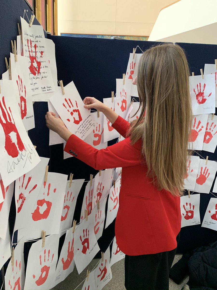 On the 20th Anniversary of #OPAC and #RedHandDay today, let’s #RaiseYourRed for universal ratification of this critical instrument to end use of @childreninwar forever. In 2022, there is no place for recruitment and use of children for military purposes @save_children @SaveCEO_US