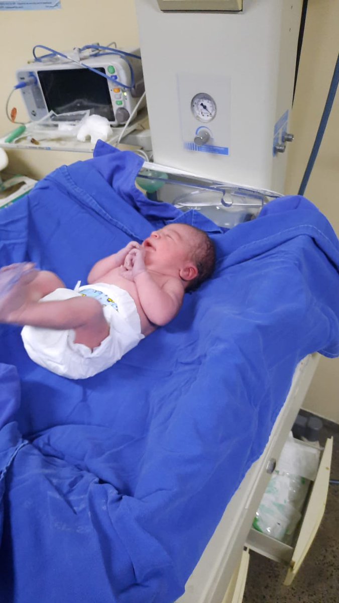 ronaldou2delima's tweet photo. 🧐💭 Salve salve Sabadão abençoado por Deus 🙏🙌 Apresento minha nora Marcella & Raphael ,meu filho e o novo integrante #FamiliaLima 🍼👶 Ryan meu neto 🍼👶🙌🙏 nasceu nessa madrugada às Hr. 03:30 🎊🎉🎈🎊🎉🎈...Estou em festa 🎊🎉🎈👶🍼🎊🎉🎈🍼👶🎊🎉🎈🍼👶...☮️💚 https://t.co/08OiORb440