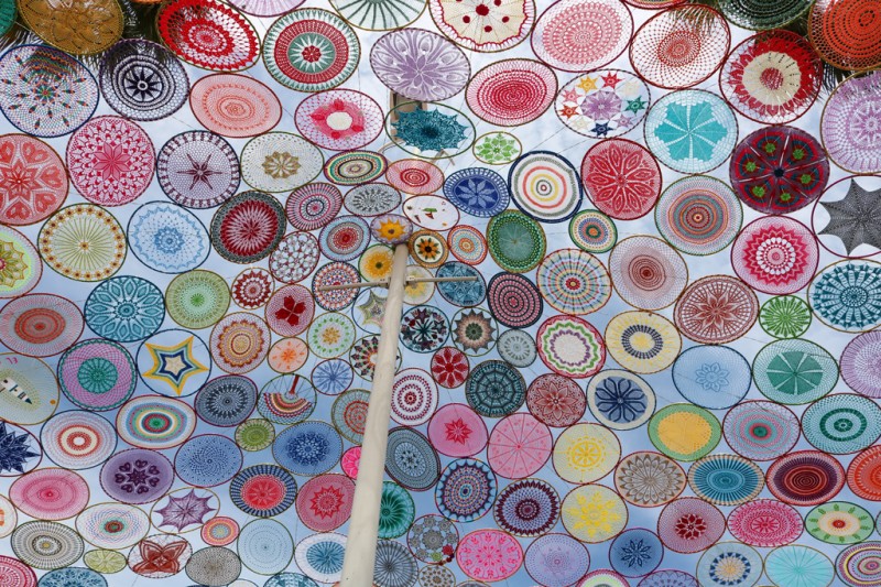 womensart1's tweet photo. Crocheted canopy created by 40 local women, Cartaya, Spain #WomensArt https://t.co/NKly8RgdlT