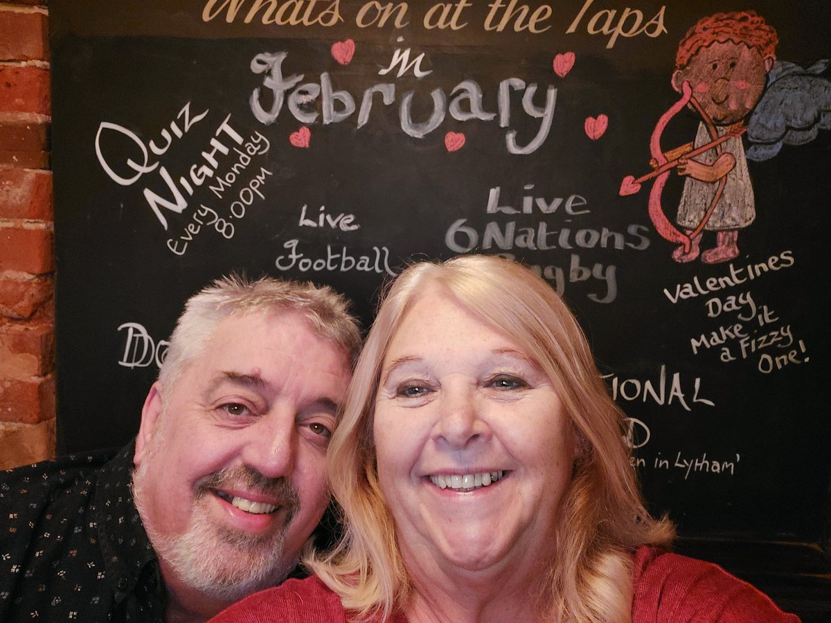 coombes_angie's tweet photo. At #TheTaps #Lytham with @Tony_Ginger https://t.co/2EulZVOLrF