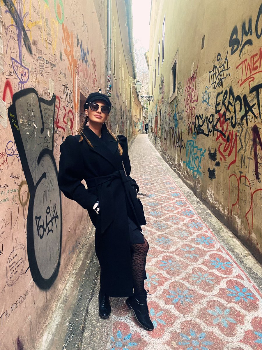 EvaZadro's tweet photo. For those who are lost, there will always be cities that feel like home.🎬 https://t.co/jysxaj13ZC