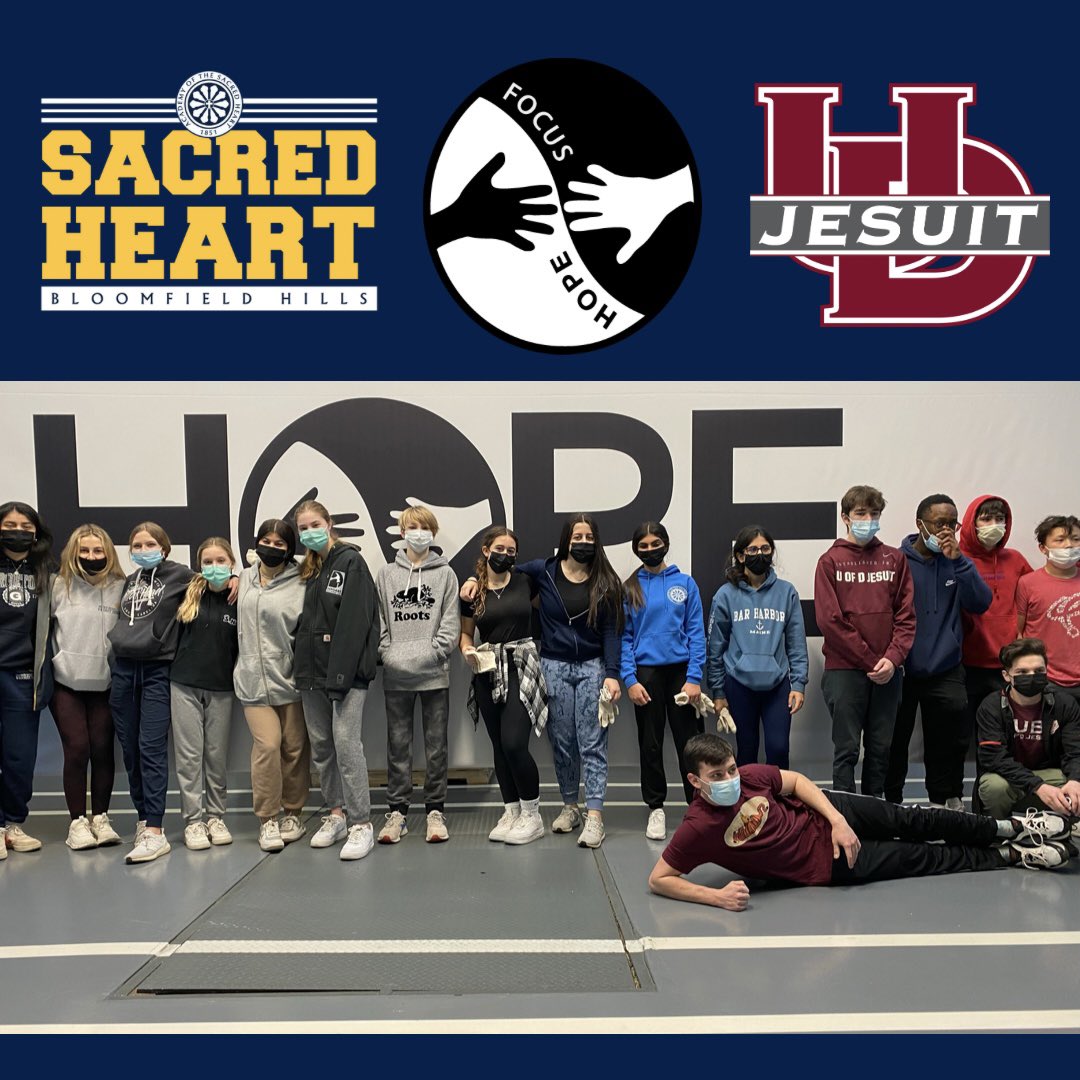 SacredHeartMI's tweet photo. Another Saturday Service in the books @focushope with young men and women from Academy of the Sacred Heart working alongside our friends from @UofDJesuit, just as we have since 1988! We’re a part of something bigger, and that’s part of the #ASHDifference! https://t.co/Go9CCP9cv8