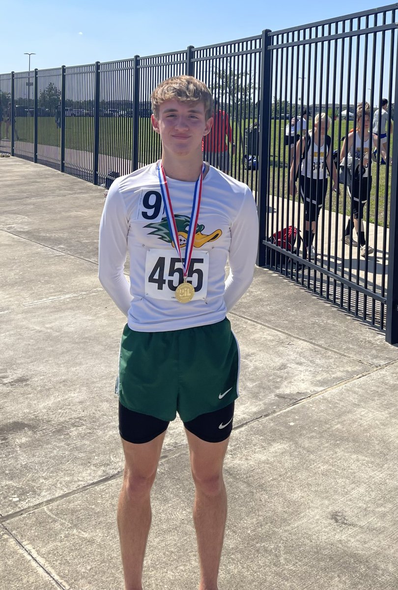 Taylor96504505's tweet photo. Congrats to Christian Rohlack who committed to run track at Sam Houston State this week.  He is the District, Area, and Region Champion in the 800. Christian placed 4th in the State Meet in the 800 last year. He is also the District 400 meter champion. We are proud of you! https://t.co/bomIjGnOpg