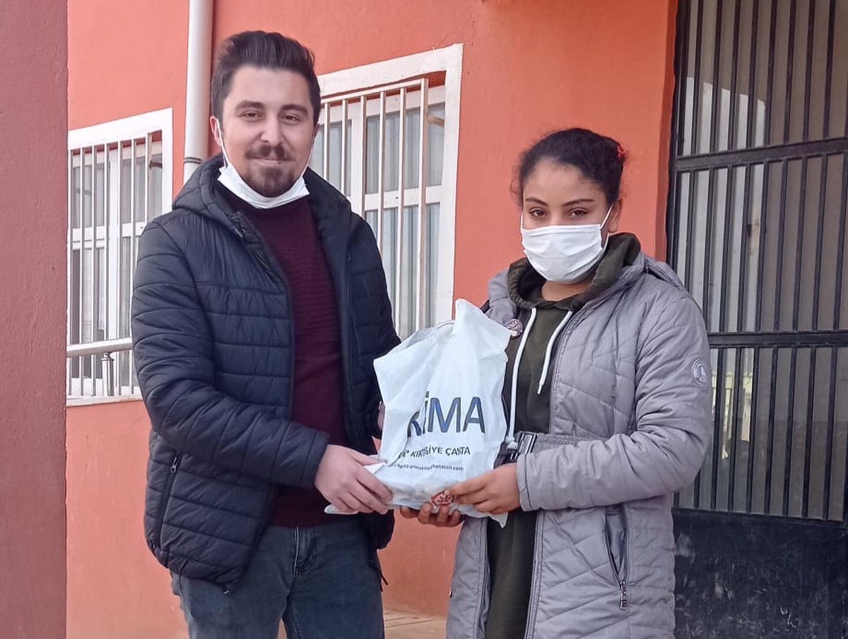 Amacımız her ay ayın sınıfını ve ayın öğrencisini seçmek, ödüllendirmek ve öğrencilerimizi olumlu davranmaya yönlendirmek. Okulumuz müdür yardımcısı Burak MERMİ’nin takdimiyle ödül törenimizi gerçekleştirdik. <a href="/harrani63/">AHMET DEMİR</a> <a href="/EyyubiyeMem63/">Eyyübiye İlçe Milli Eğitim Müdürlüğü</a>