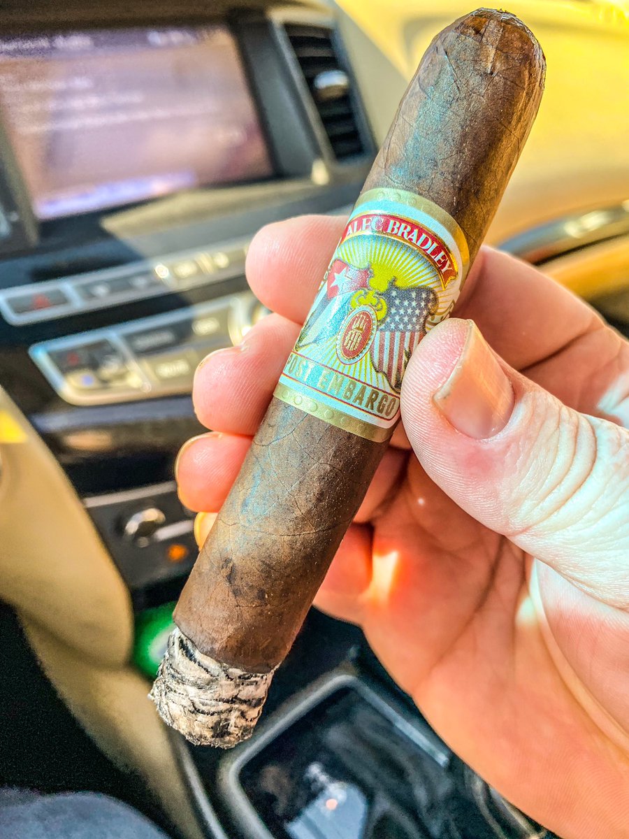stogiedad's tweet photo. Mission accomplished.  On the way back to the house with an @alecbradley #PostEmbargo.  #nowsmoking #CigarLife https://t.co/j0I5EQUpX3