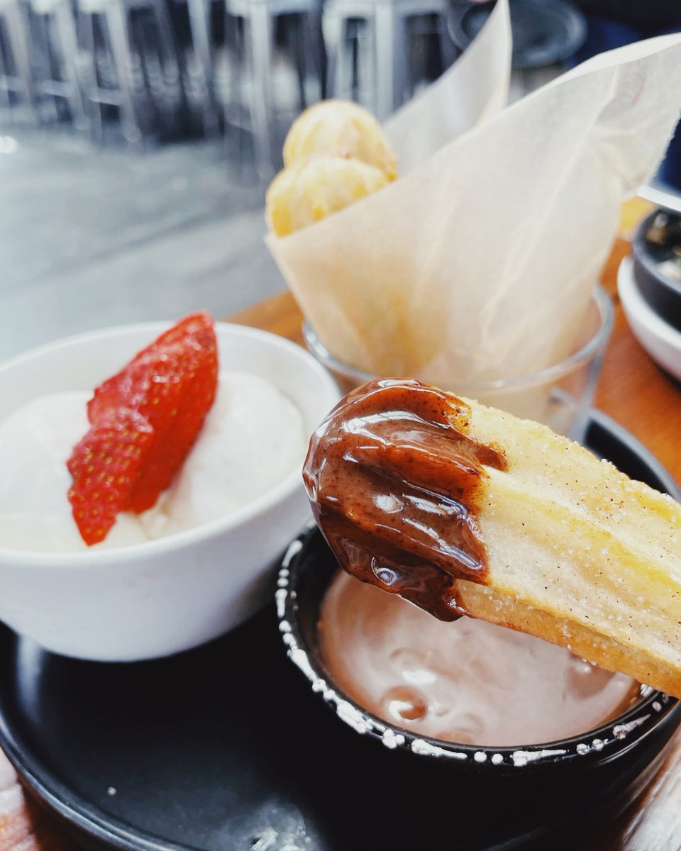 camachogarage's tweet photo. Is a day even over if you haven't had dessert? Try our chocolate filled churros to satisfy your sweet tooth. 🍫 📸: @eastcoastfeasting #newhavenct #westvillect #mexicanfood #ctrestaurants #newhaveneats #taqueria #mexicancantina #camachogarage #churros #dessert https://t.co/KFb9LjntpH