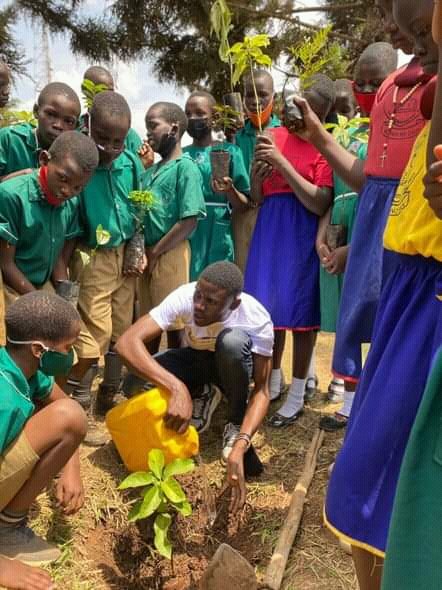 Monari Ochwangi (#LifesBetterWithTrees) tweet media