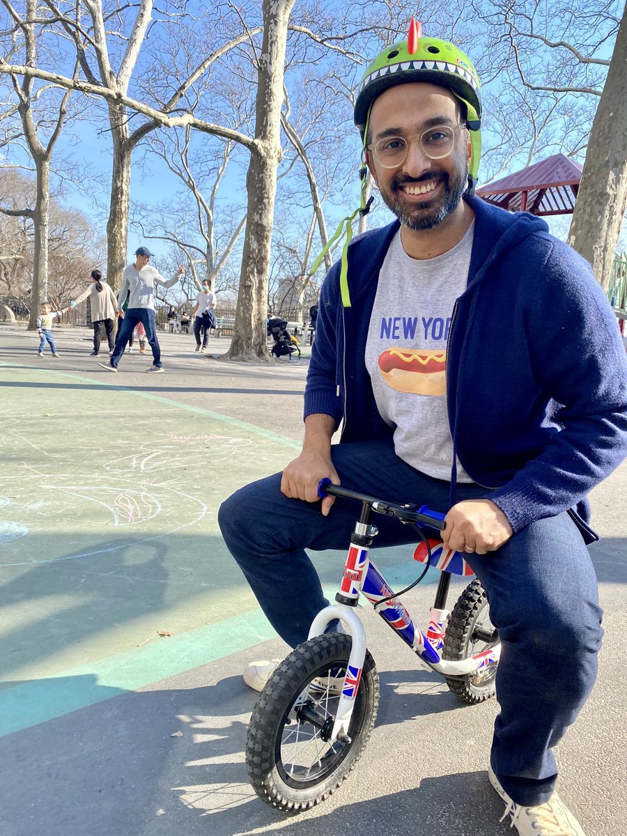 🇺🇸 🌭 meets 🇬🇧 🚲 

#specialrelationship #minidiplomat <a href="/BromptonBicycle/">Brompton Bicycle</a> <a href="/Kiddimoto/">Kiddimoto</a>